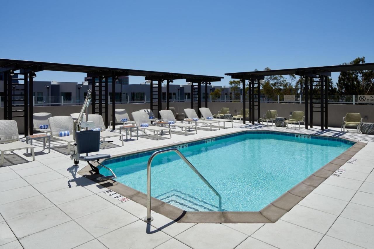 Element Irvine Hotel Exterior photo