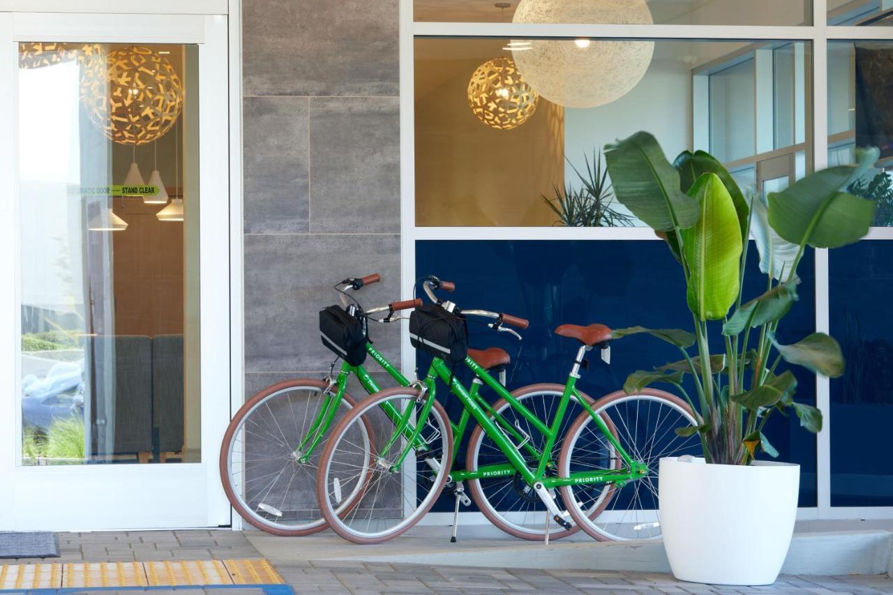 Element Irvine Hotel Exterior photo